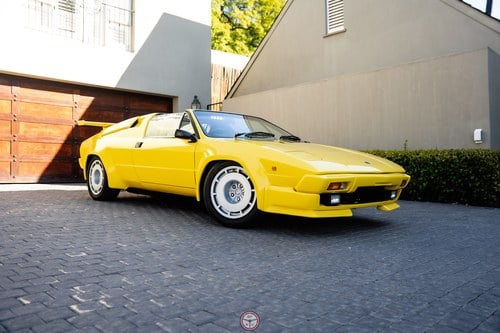 1/34 RHD 1984 Lamborghini Jalpa 3.5 VENDIDO