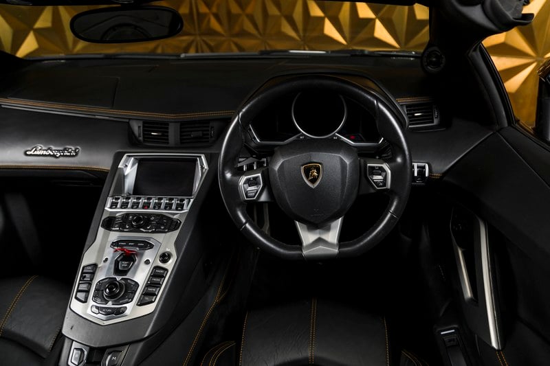 2014 Lamborghini Aventador - 7