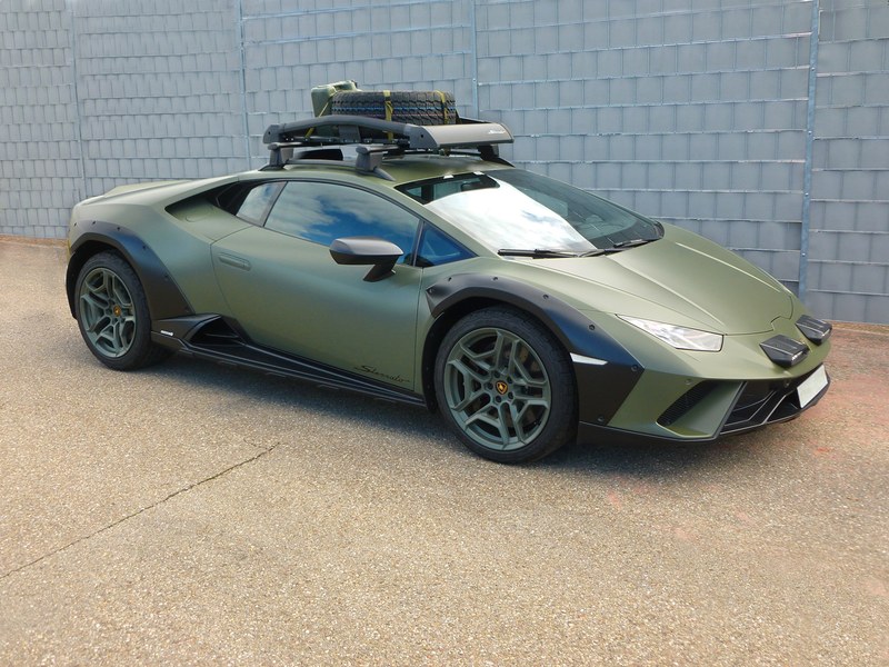 2023 Lamborghini Huracan - 2 2023 Lamborghini Huracan - 2