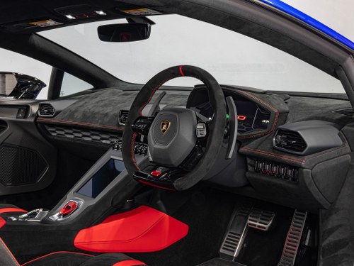 2022 Lamborghini Huracan - 5