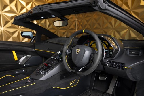 2016 Lamborghini Aventador Roadster - 9