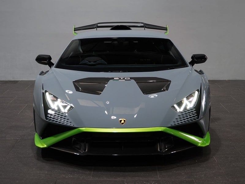 2022 Lamborghini Huracan - 4