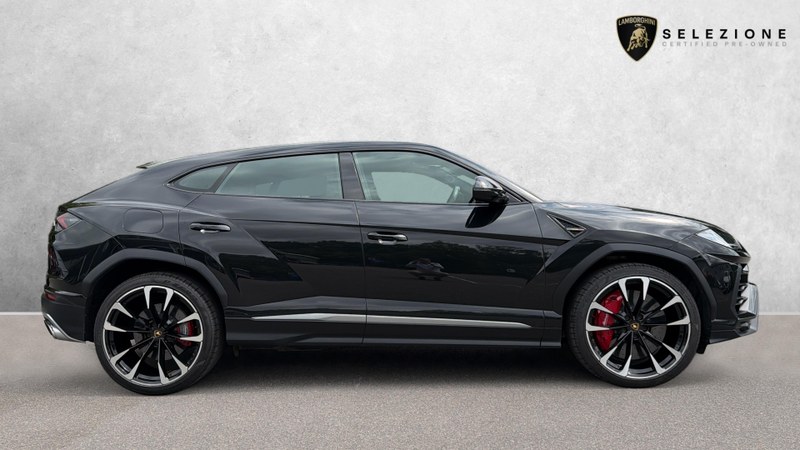 2022 Lamborghini Urus - 2 2022 Lamborghini Urus - 2