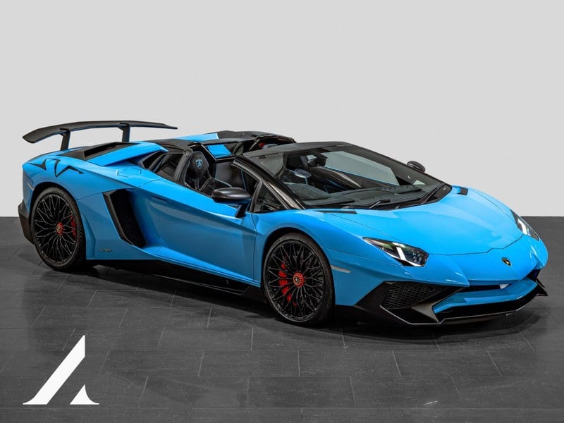 2017 Lamborghini Aventador - 1 2017 Lamborghini Aventador - 1