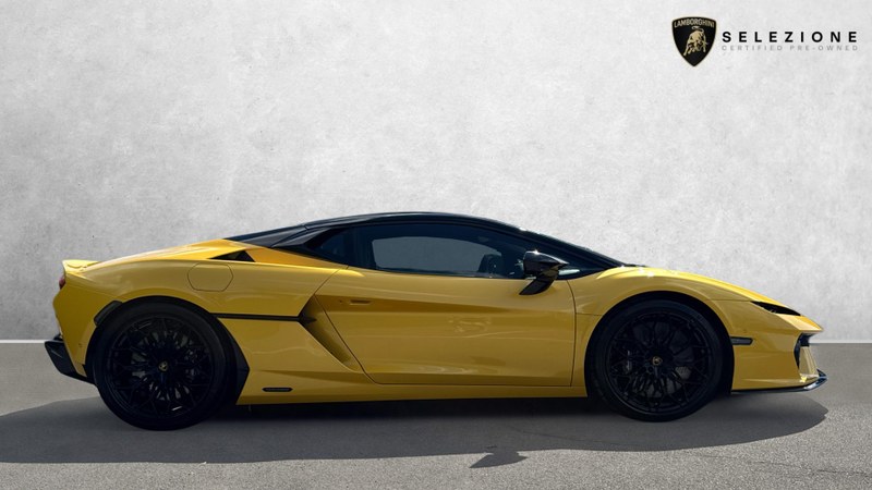 2026 Lamborghini Aventador - 2 2026 Lamborghini Aventador - 2