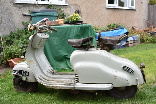 Lot 100 - A 1957 Lambretta LD150 - 10/08/2019 Zu verkaufen durch Auktion