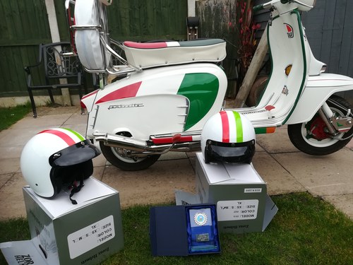 Stunning Tribute classic 1966 Lambretta. poss del.