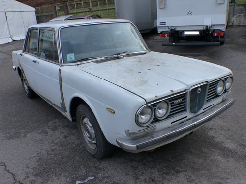 Lancia 2000 injection Saloon from 1972, project-car VENDUTO