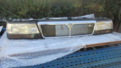 Front grill and lights Lancia Thema 16v