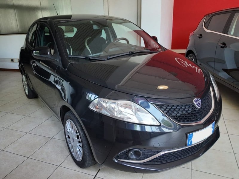 2015 Lancia Ypsilon - 1 2015 Lancia Ypsilon - 1