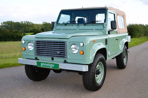 1989 Restored Defender 90 SWB -  with historic styling For Sale