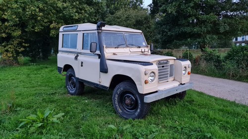 1980 Land Rover Series 3 88" County/Safari spec hard top 2.5 For Sale