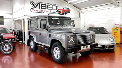 Land Rover Defender 90 XS // 39K Miles // SIMILAR REQUIRED