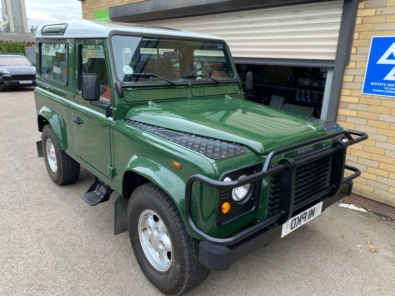 Land Rover Defender 90 TD5 County Station Wagon