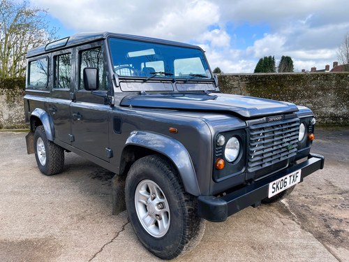 2006 defender 110 td5 county station wagon, 2 owners In vendita