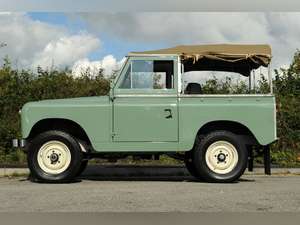 1968 Fully restored Land Rover Series II A (88 For Sale (picture 2 of 12)