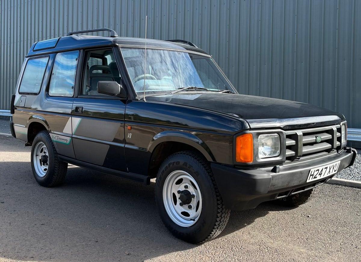 1990 Land Rover Discovery Black Manual, 5 speed Right Hand Drive in ...