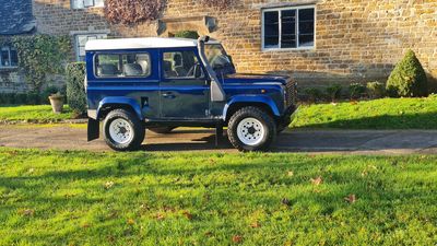 Picture of 1996 Land Rover Defender