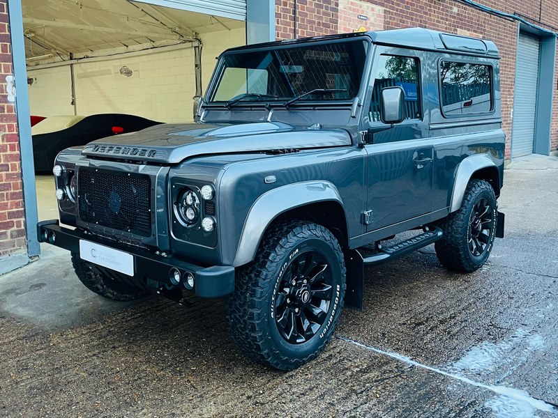 Land Rover Defender 90 with Urban and Lucari upgrades