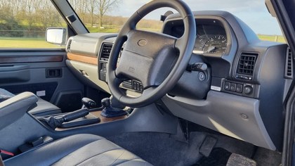 Range Rover Classic (Soft Dash) Professionally Renovated