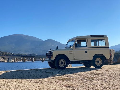 1986 Land Rover Defender Santana - 88 - 2.2 diesel Kaufen Bei