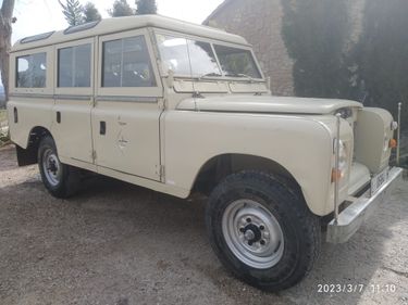 Picture of Land Rover 110 - Left hand Drive - Safari Roof