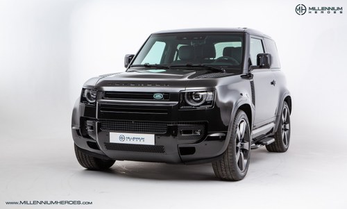 2022 DEFENDER V8 007 EDITION // LHD // JAMES BOND 007 EDITION VENDUTO