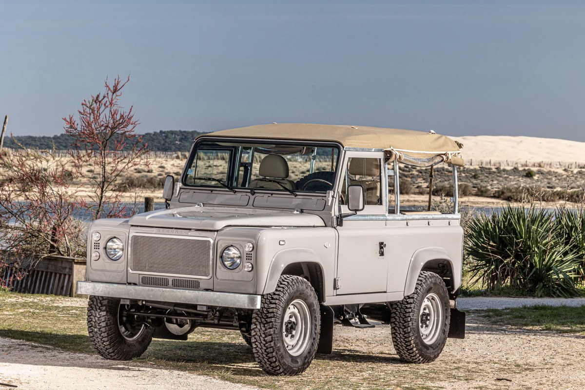 2000 Land Rover Defender 90 Soft Top in Gironde, France - For Sale ...
