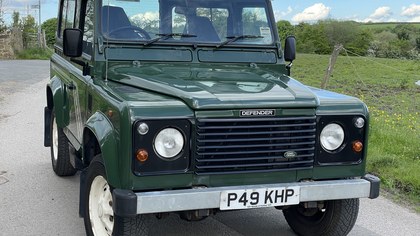 96/P LAND ROVER DEFENDER COUNTY-PACK STATION WAGON 300Tdi