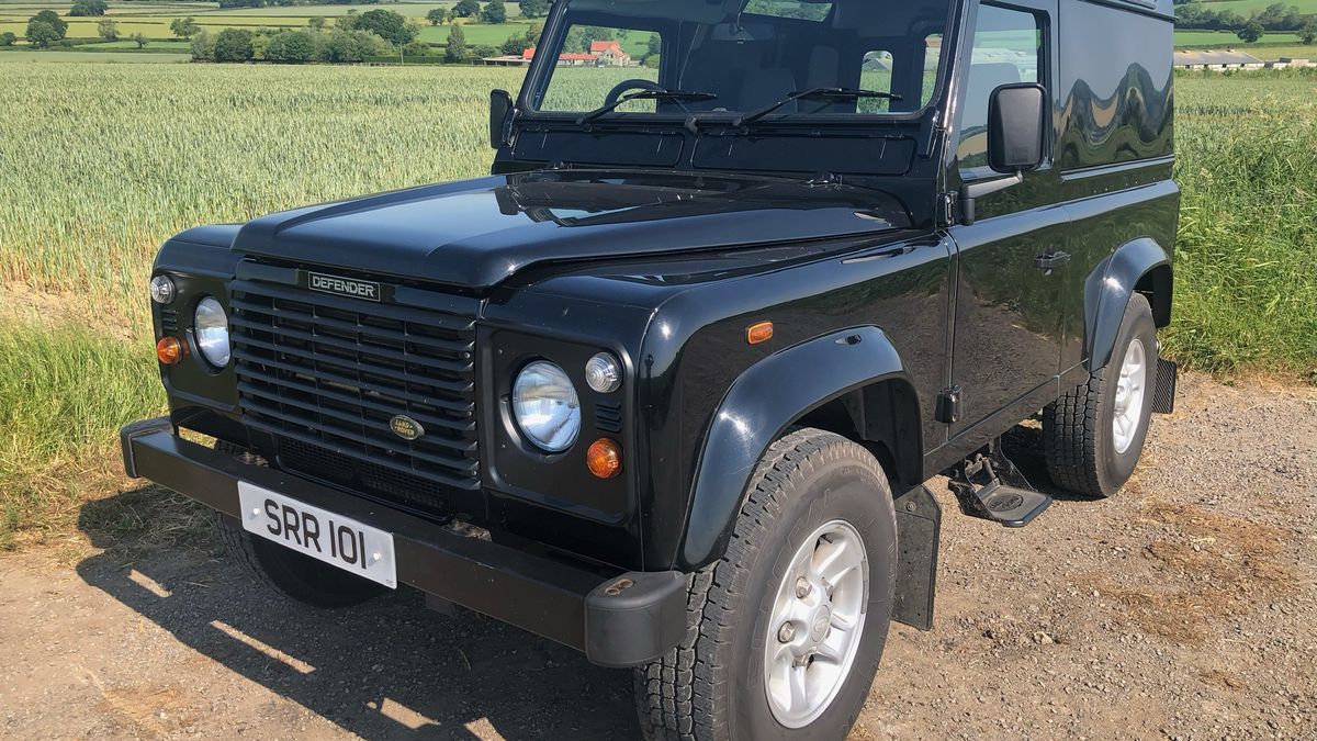 Land Rover 05 Defender 2005 Land Rover Defender Black Manual, 5 speed Right Hand Drive in ...