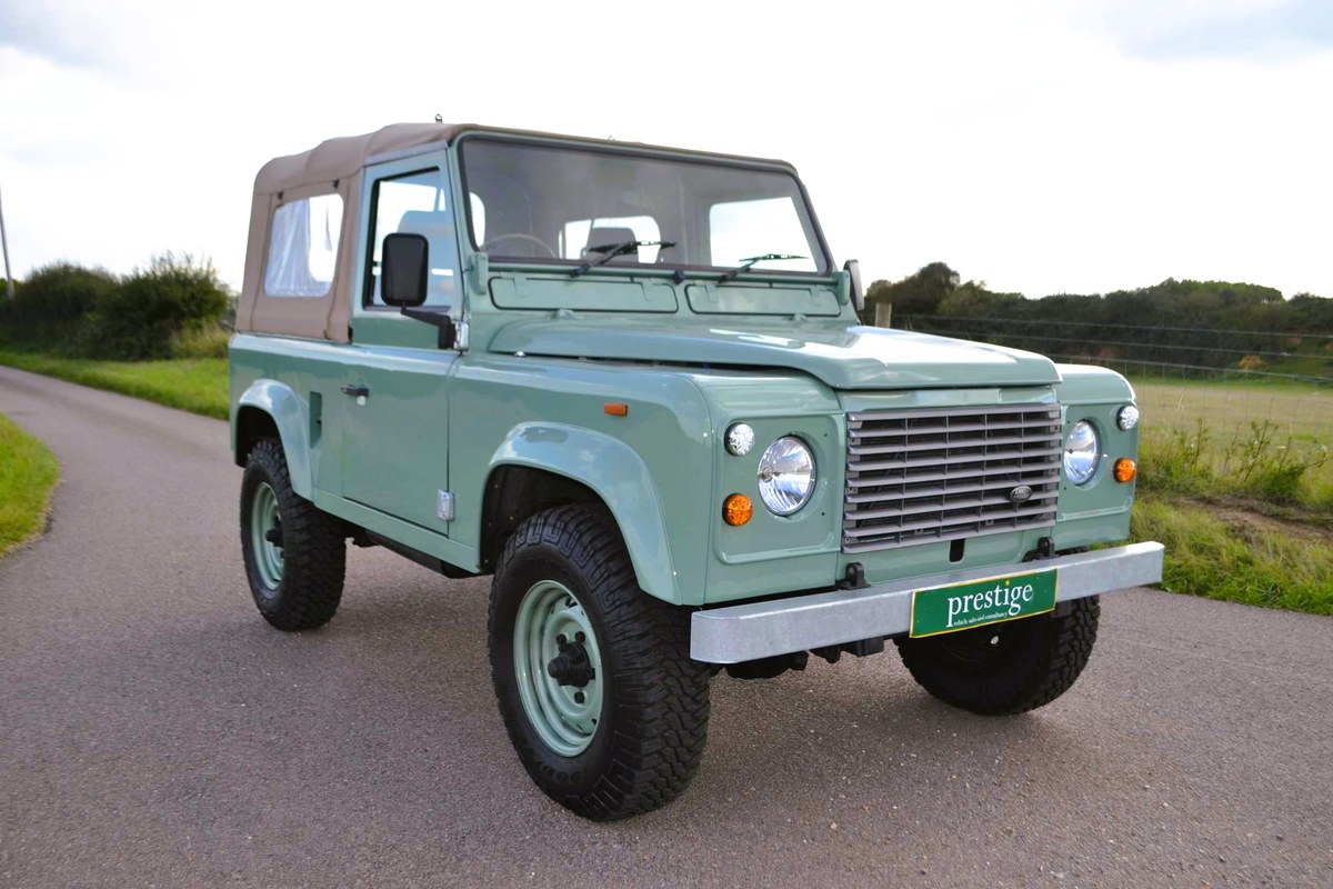 1989 Land Rover Defender Groen Handgeschakeld, 5 versnellingen Rechts ...