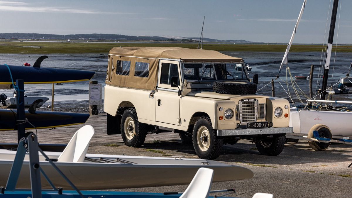 Land Rover 1981 1981 Land Rover Series 3 Beige Manual Left Hand Drive in Gironde ...