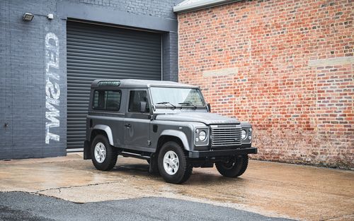2014 Land Rover Defender (picture 1 of 23)