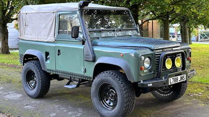Land Rover Defender 90 300TDi - Canvas Top - Galv Chassis
