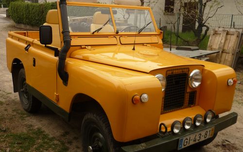 1966 Land Rover Series IIA (picture 1 of 19)