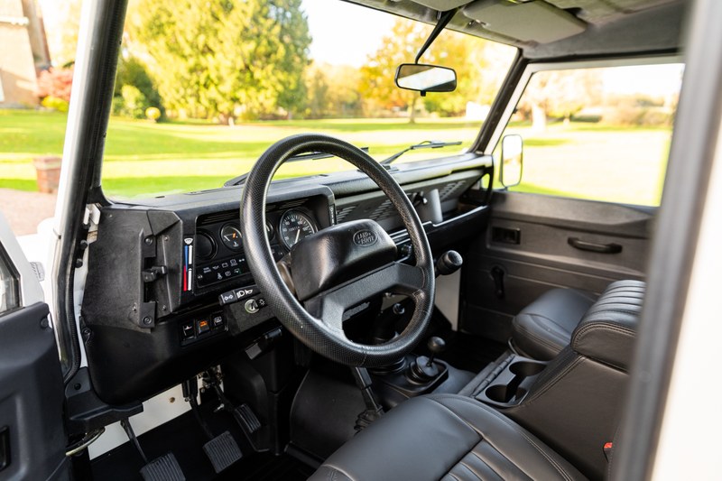 1995 Land Rover Defender - 7