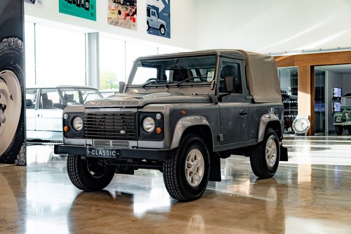 2009 Defender 90 County Pick Up VENDU