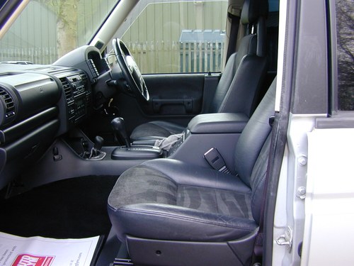 2004 Land Rover Discovery - 8