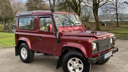 2002/52 LAND ROVER DEFENDER 90 TD5 COUNTY LOW MILEAGE