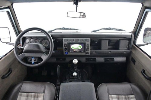 2006 Land Rover Defender - 3