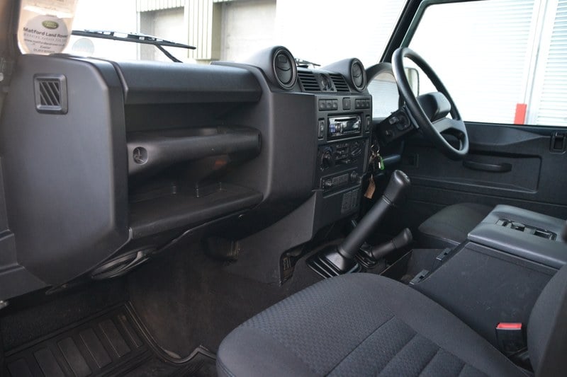 2010 Land Rover Defender - 7