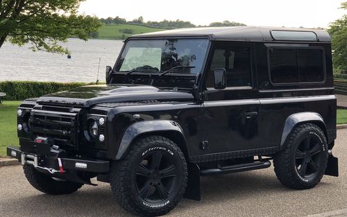 2015 Land Rover Defender 90 (picture 1 of 9)