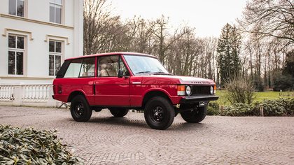 A beautiful 1976 Range Rover Classic in excellent condition