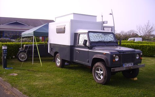1991 Land Rover Defender 130 (picture 1 of 9)