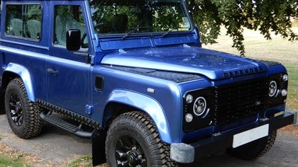 LAND ROVER DEFENDER 90 FACTORY COUNTY STATION WAGON