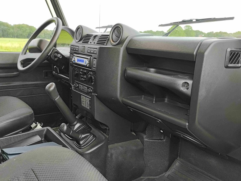 2008 Land Rover Defender - 7