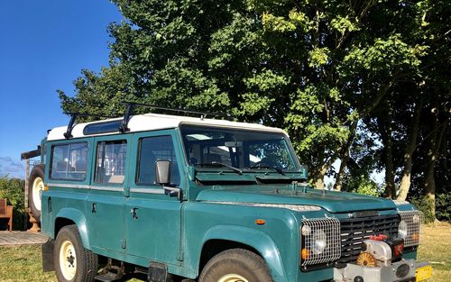 1984 Land Rover 110 (picture 1 of 10)