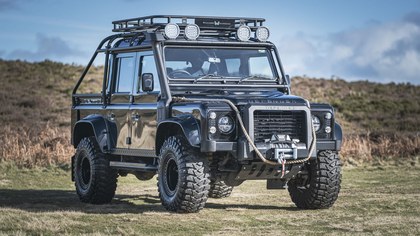 2016 Land Rover Defender 110 Double Cab SPECTRE Edition Jame