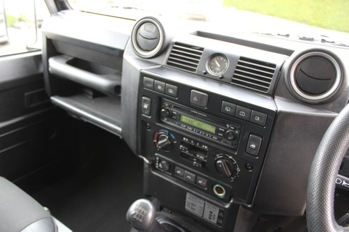 2010 Land Rover Defender - 6