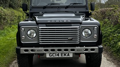 2014 Land Rover Defender 110 XS station wagon